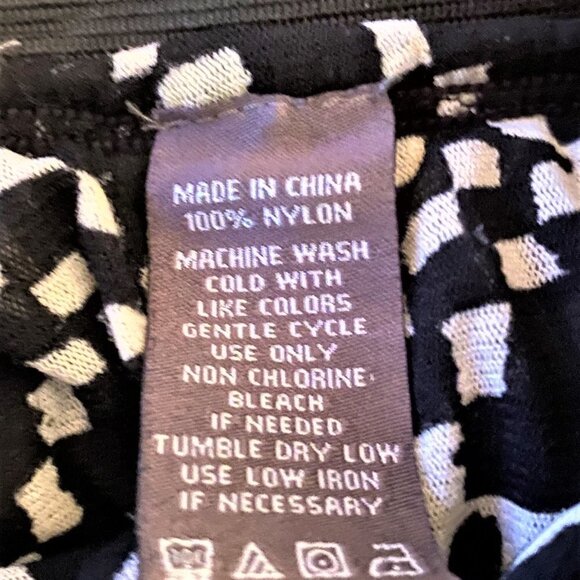 NWOT Vince Camuto Mini Skirt. Size Extra Small. - Picture 5 of 7